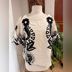Calligraphie Linen Blend Black & Cream Graphic Boxy Top Medium